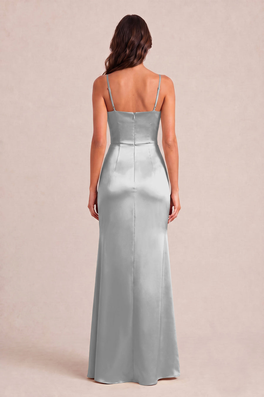 Rosalina Prateado | Vestido comprido tubinho em cetim brilhante plissado