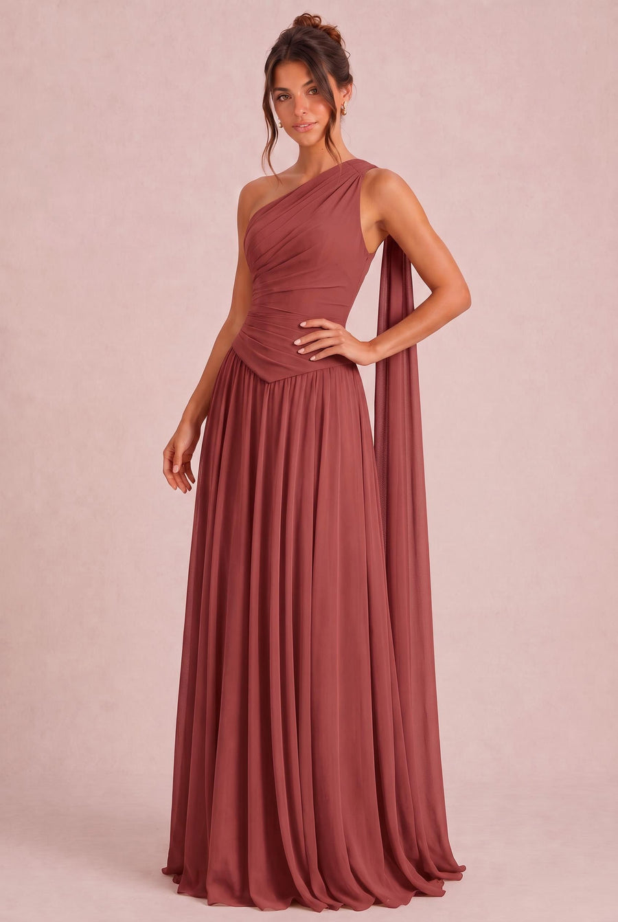 Rosana Castanho Acobreado | Vestido de dama de honor evasê em chiffon com detalhe drapeado