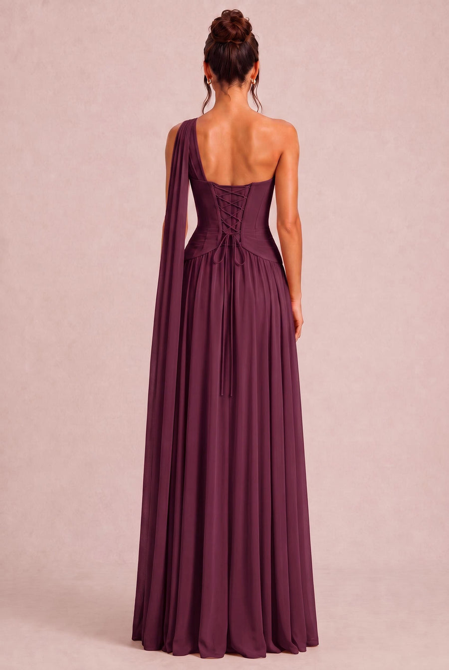 Rosana Cabernet | Vestido de dama de honor evasê em chiffon com detalhe drapeado