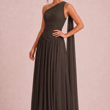Rosana Chocolate | Vestido de dama de honor evasê em chiffon com detalhe drapeado