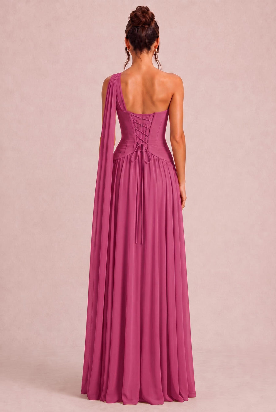 Rosana Rosa Canela | Vestido de dama de honor evasê em chiffon com detalhe drapeado