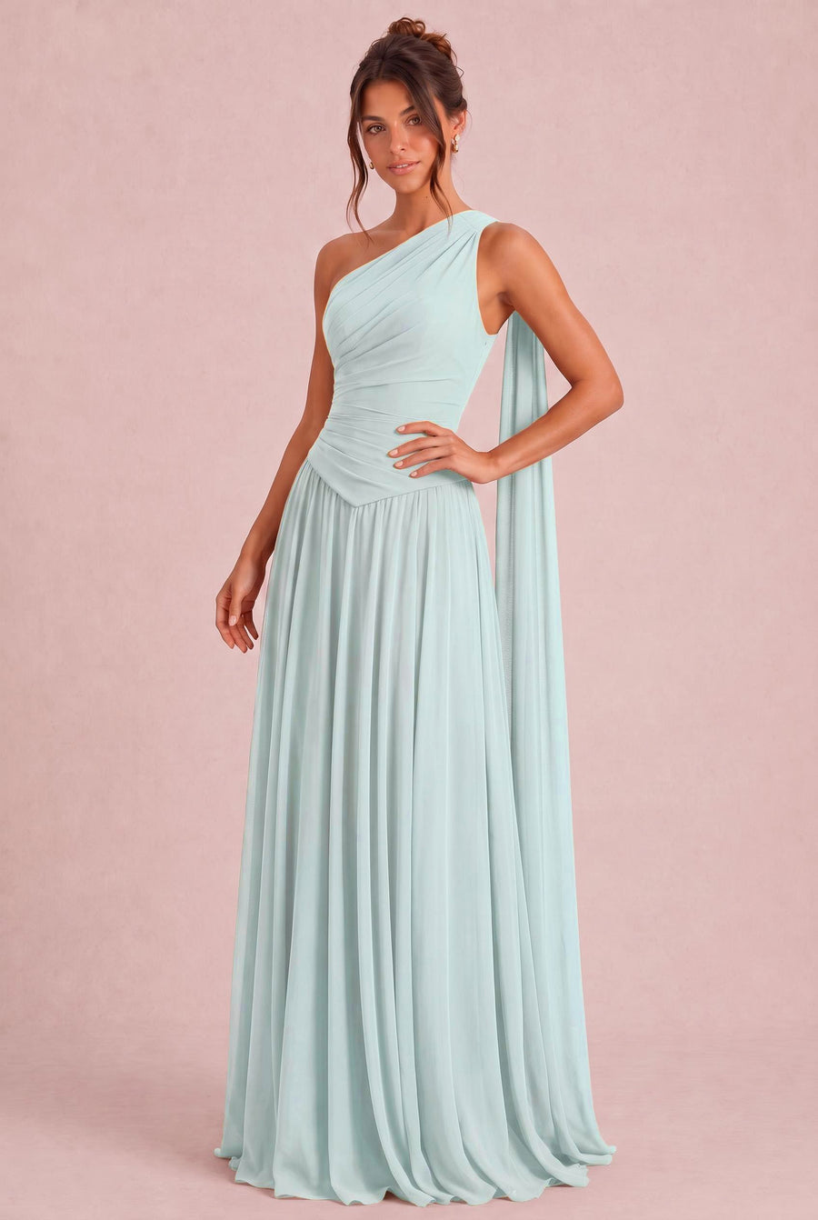 Rosana Névoa | Vestido de dama de honor evasê em chiffon com detalhe drapeado
