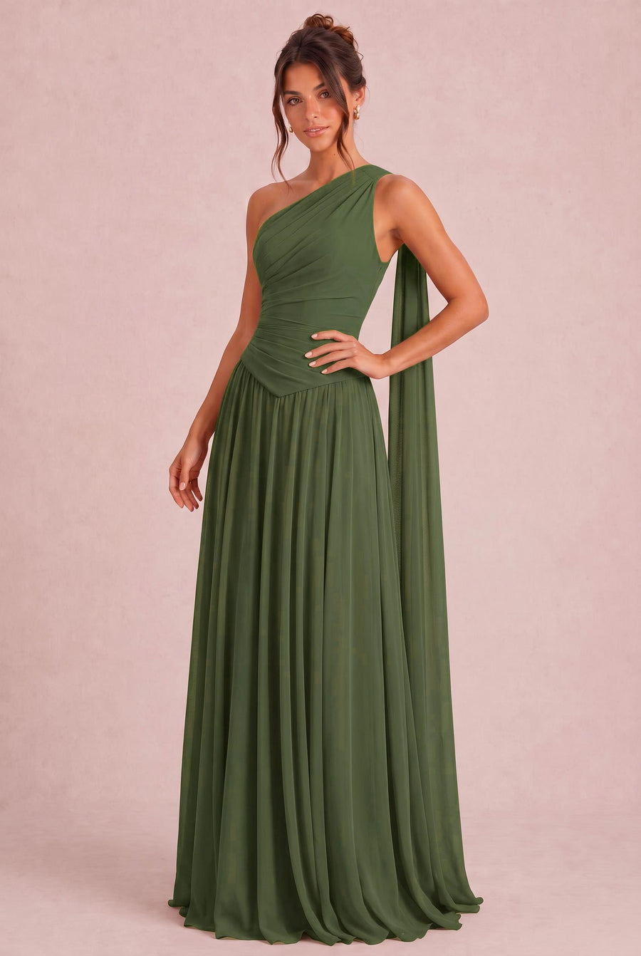 Rosana Azeitona | Vestido de dama de honor evasê em chiffon com detalhe drapeado