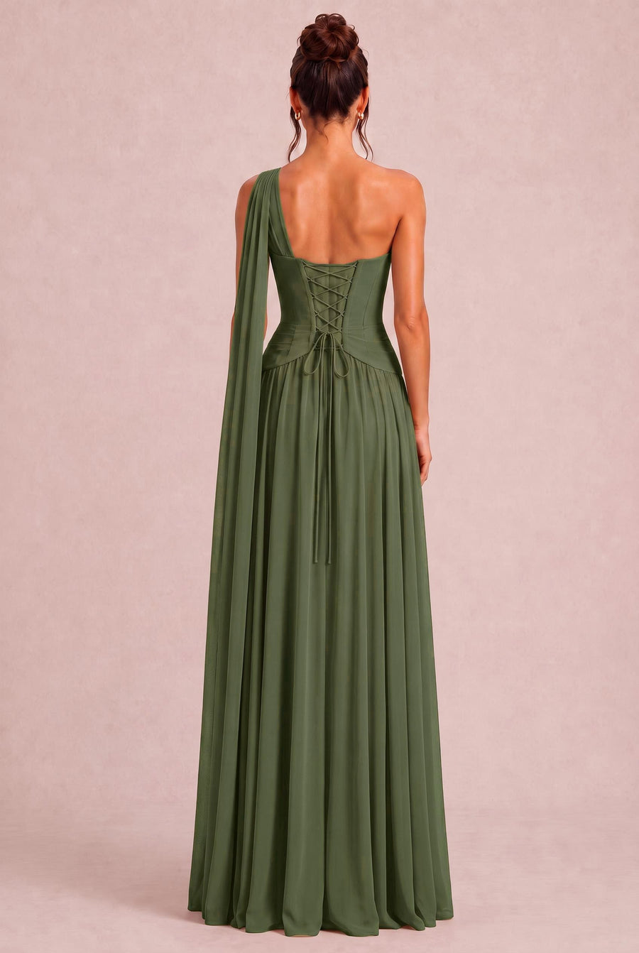 Rosana Azeitona | Vestido de dama de honor evasê em chiffon com detalhe drapeado