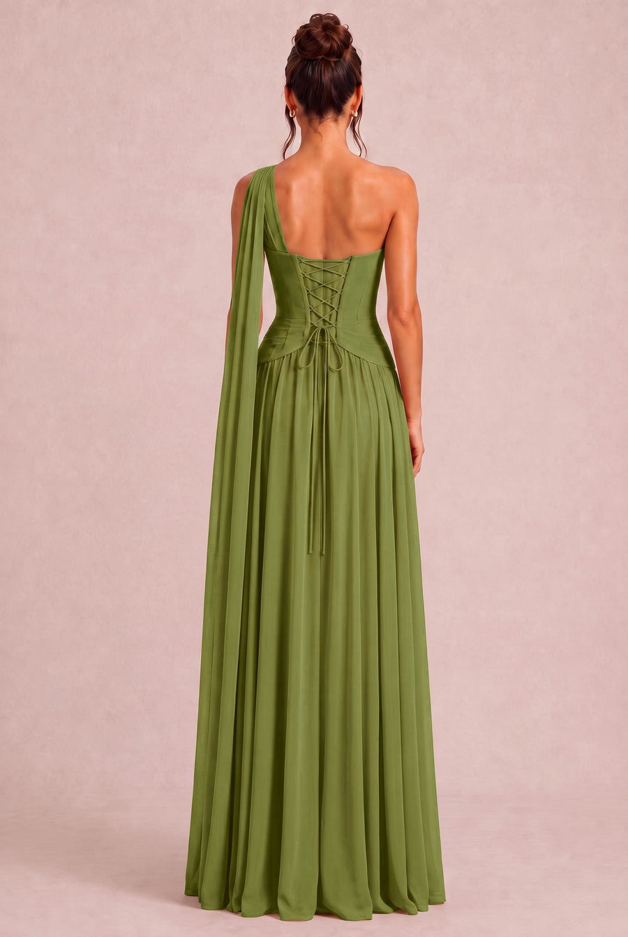 Rosana Verde Azeitona | Vestido de dama de honor evasê em chiffon com detalhe drapeado