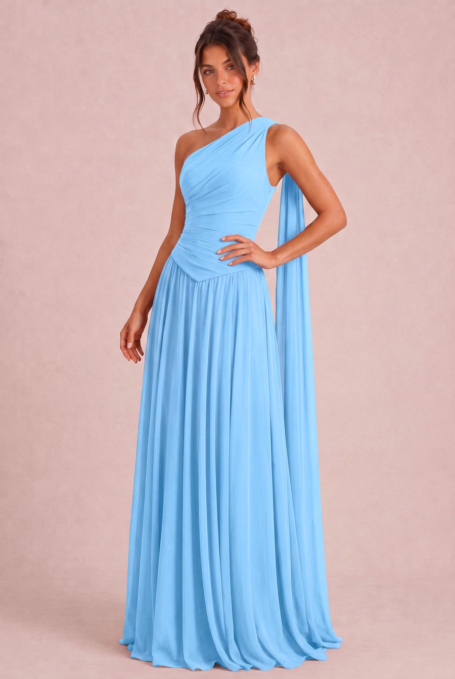 Rosana Azul Pó | Vestido de dama de honor evasê em chiffon com detalhe drapeado