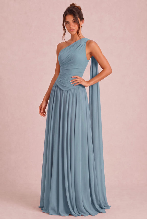 Rosana Azul Ardósia | Vestido de dama de honor evasê em chiffon com detalhe drapeado