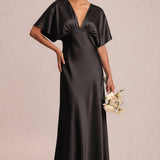 Sara Chocolate | Vestido comprido evasê em cetim brilhante com mangas borboleta