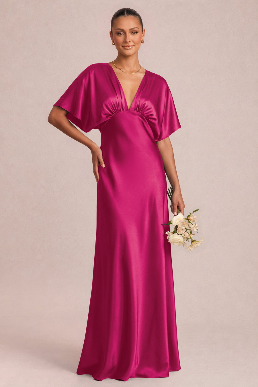 Sara Fúcsia | Vestido comprido evasê em cetim brilhante com mangas borboleta