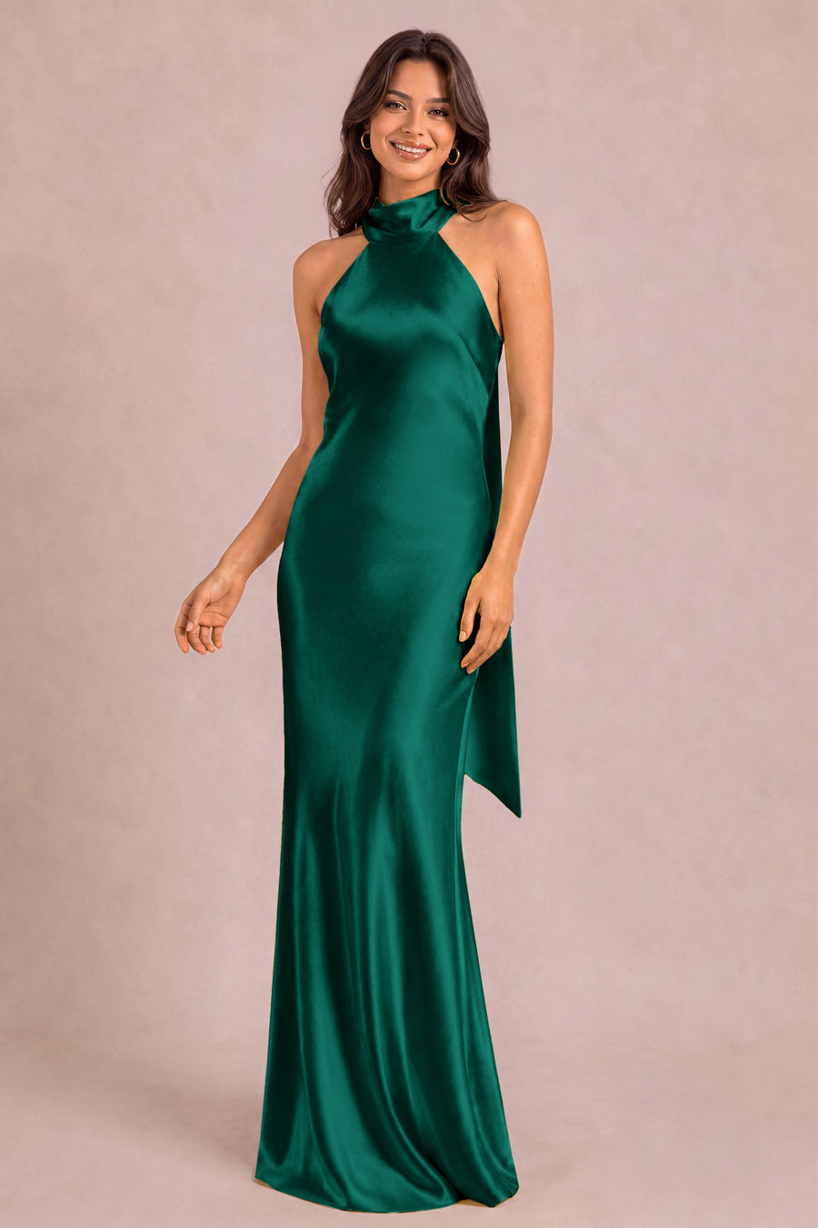 Soraia Esmeralda | Vestido comprido tubinho em cetim brilhante com detalhe drapeado