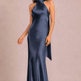 Soraia Tempestade | Vestido comprido tubinho em cetim brilhante com detalhe drapeado