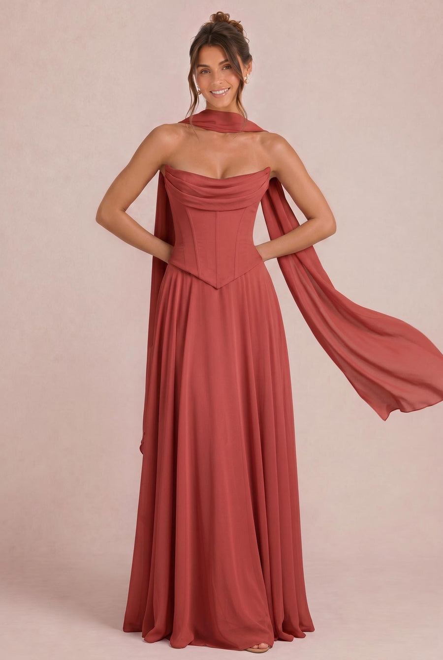 Tatiana Ferrugem | Vestido de dama de honor de duas peças em chiffon com corset e detalhe drapeado