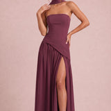 Vera Cabernet | Vestido de dama de honor evasê em chiffon com detalhe drapeado