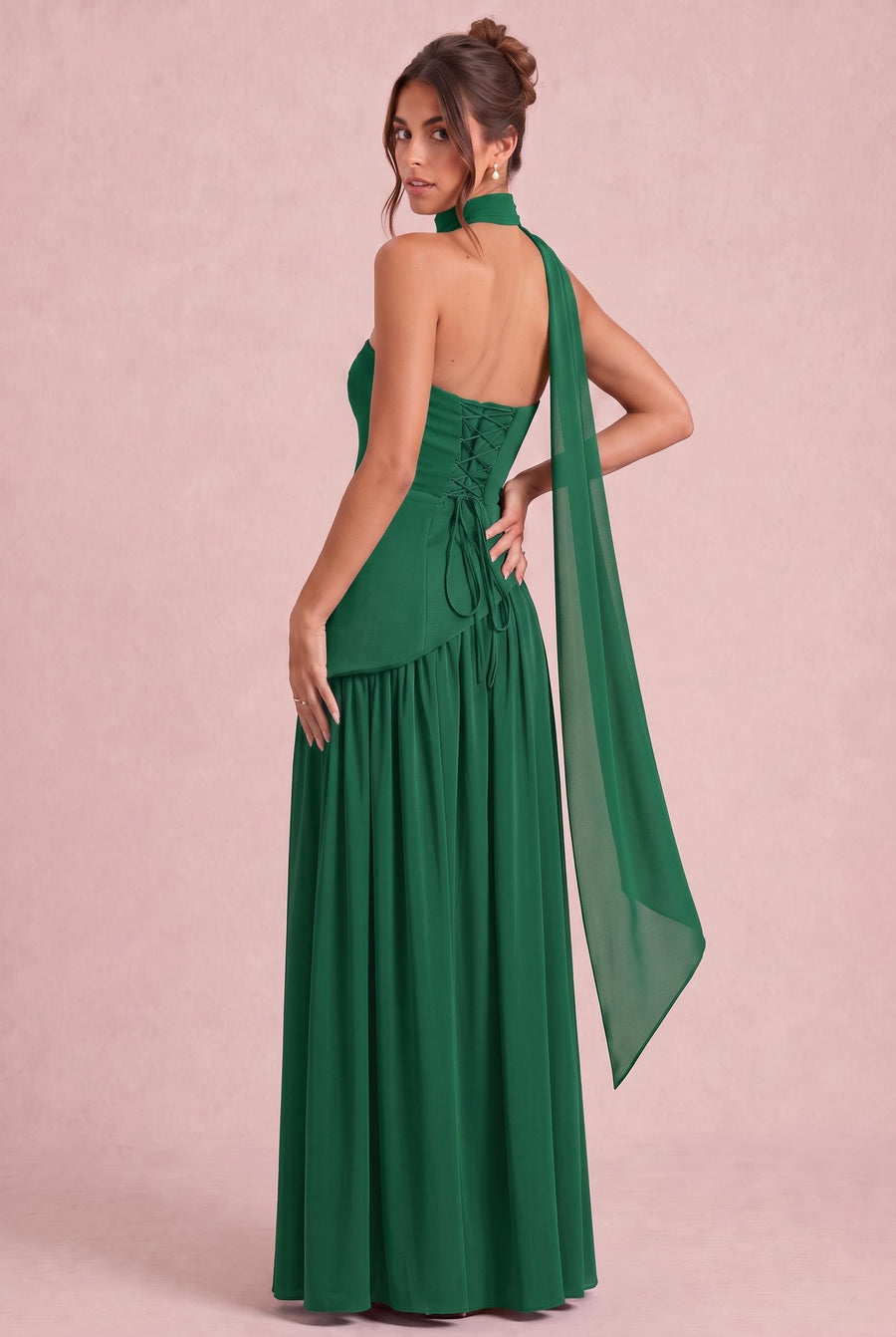 Vera Verde Escuro | Vestido de dama de honor evasê em chiffon com detalhe drapeado