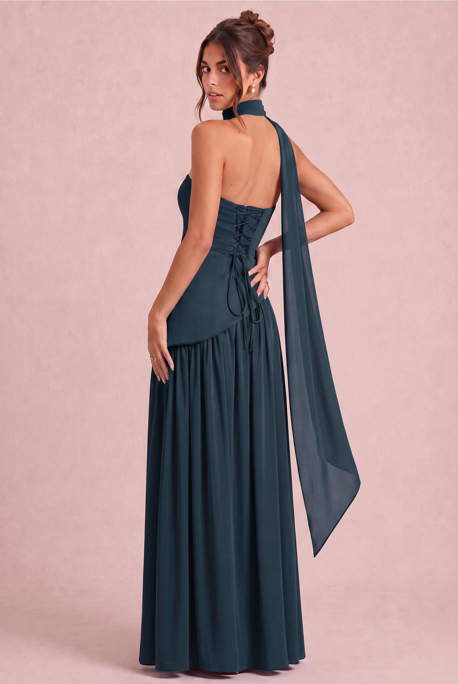 Vera Azul Marinho Escuro | Vestido de dama de honor evasê em chiffon com detalhe drapeado