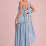 Vera Azul Pó | Vestido de dama de honor evasê em chiffon com detalhe drapeado
