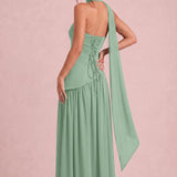Vera Verde Salva | Vestido de dama de honor evasê em chiffon com detalhe drapeado