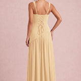 Violeta | Vestido de dama de honor evasê em chiffon plissado