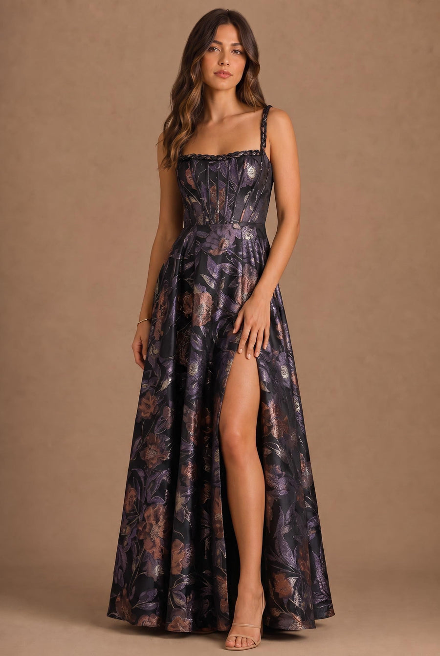 Iolanda | Vestido comprido evasê em brocado