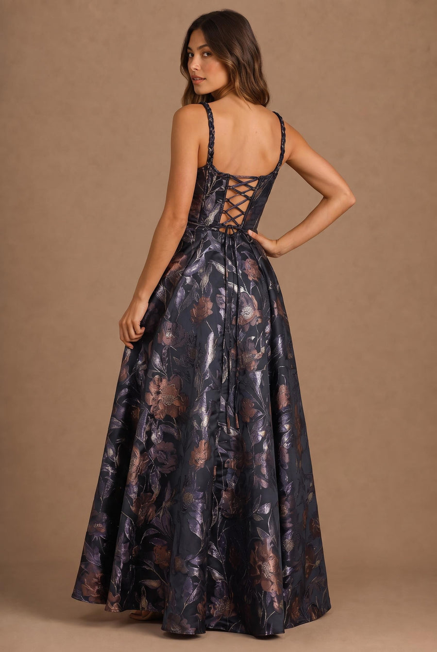 Iolanda | Vestido comprido evasê em brocado